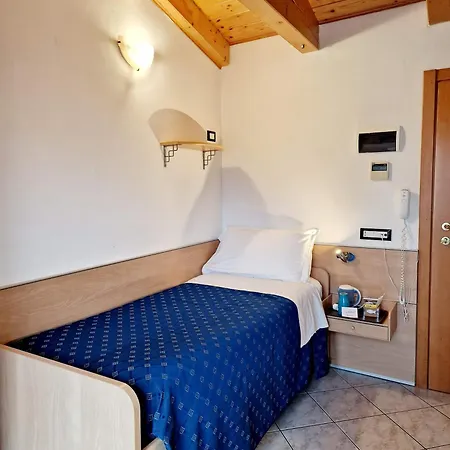 Orchidea Hotell 3*